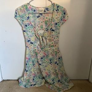 Gorgeous and colorful dress!!